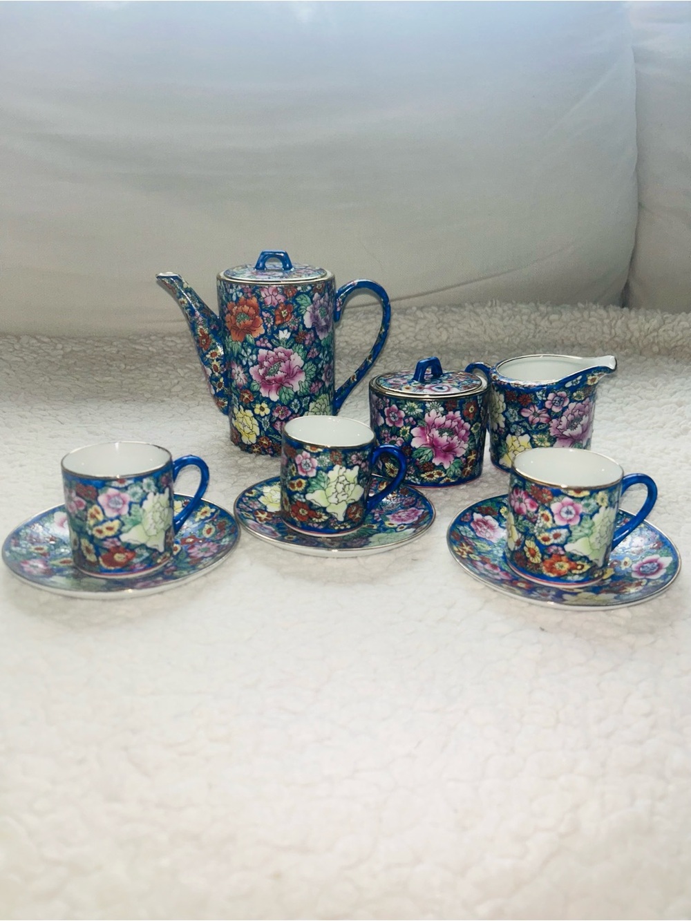BEAUTIFUL Floral Porcelain Tea Set - Blue Multicolor.